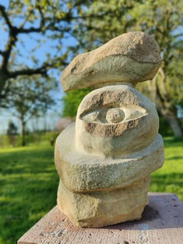 Monomi-2014-Pierre de Grès de Courgeoust-H.38 x L.21 x Prof.-20cms