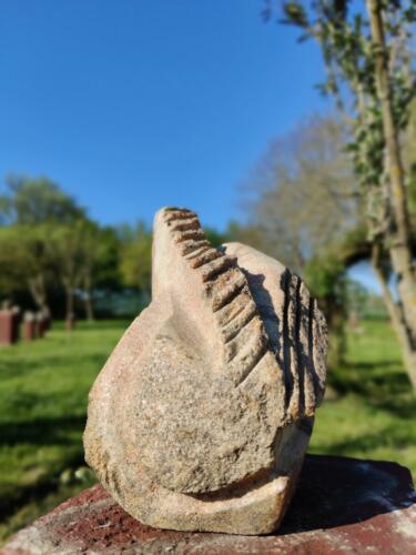 Sans titre-2017-Pierre de Grès de Courgeoust-H.21 x L.13 x Prof.18 cms