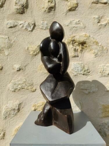 Alma Mater -1993- bronze 1/8- H.34 cm- Patine brune.